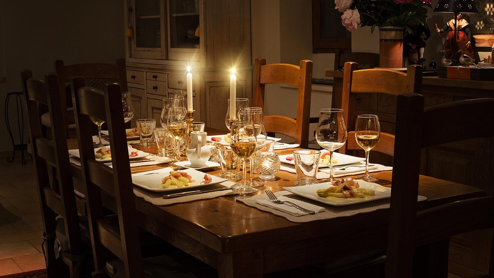 The Matagouri dining room set for service