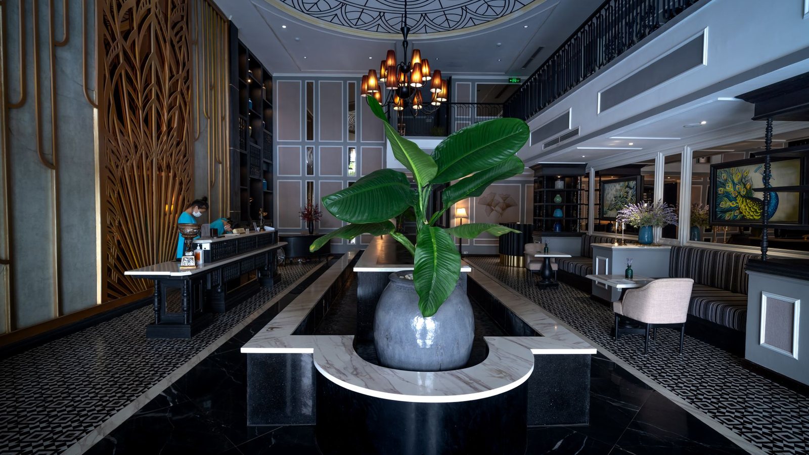 The lobby, one floor below the gaming lounge